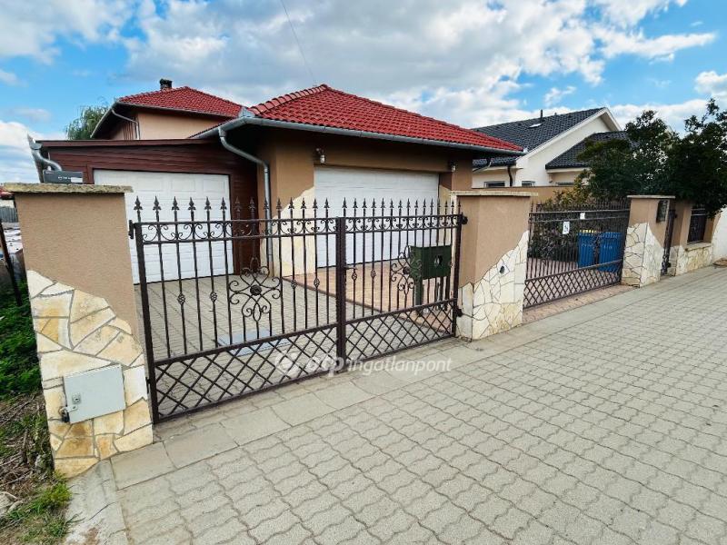 Eladó családi ház Debrecen