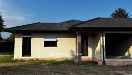 Eladó ikerház Cegléd