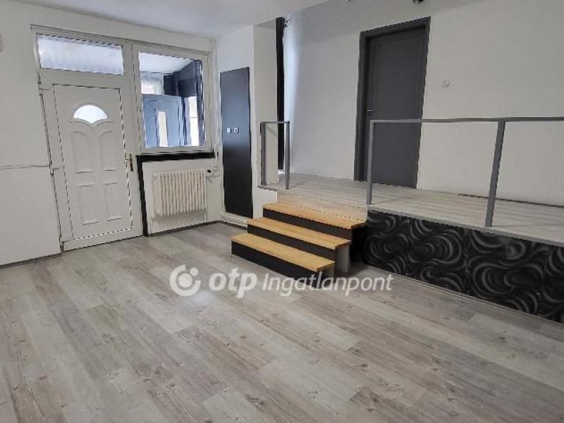 Eladó családi ház Győr