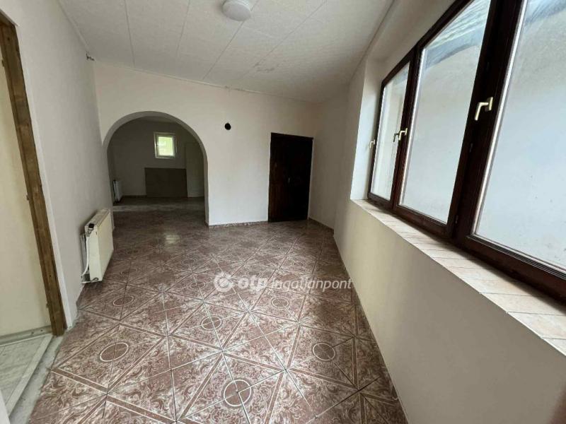 Eladó családi ház Tolna