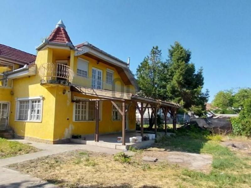 Eladó családi ház Cegléd