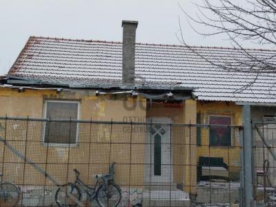 Eladó házrész Cegléd