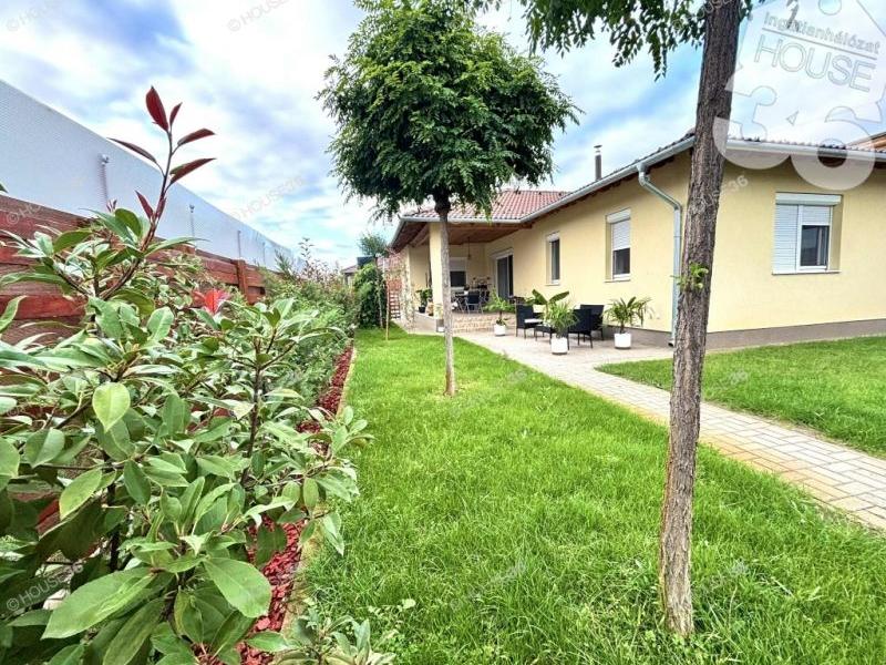 Eladó családi ház Ballószög