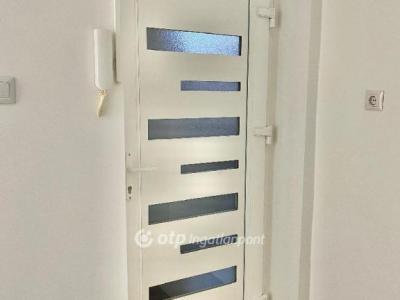 Eladó lakás Komló