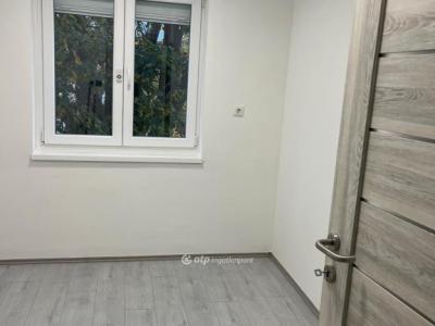 Eladó lakás Komló