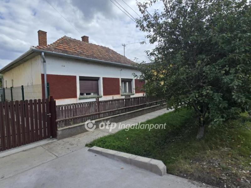 Eladó családi ház Nádudvar