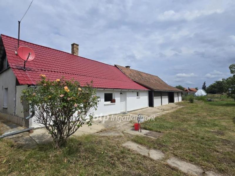 Eladó családi ház Nádudvar