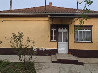 Eladó családi ház Nádudvar