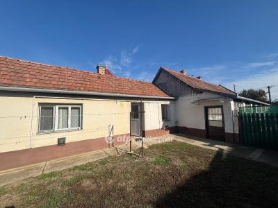 Eladó családi ház Hajdúböszörmény