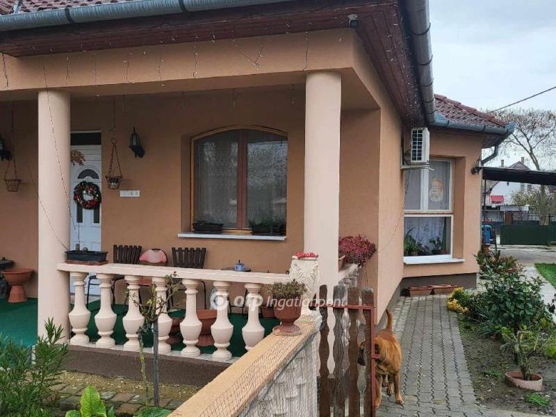 Eladó családi ház Hajdúhadház