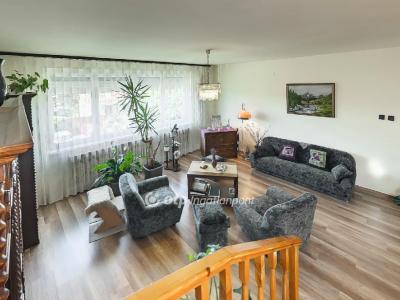 Eladó ikerház Győr