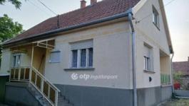 Eladó családi ház Adács