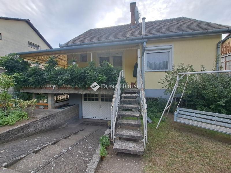 Eladó családi ház Baja