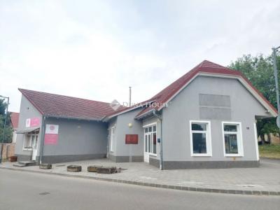 Eladó családi ház Paks