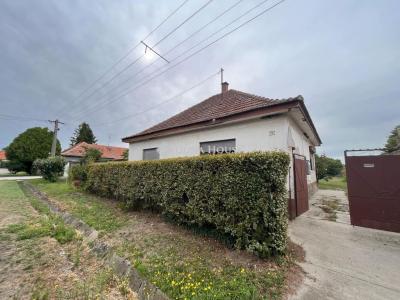 Eladó családi ház Kecel