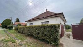 Eladó családi ház Kecel