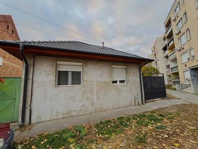 Eladó családi ház Szolnok