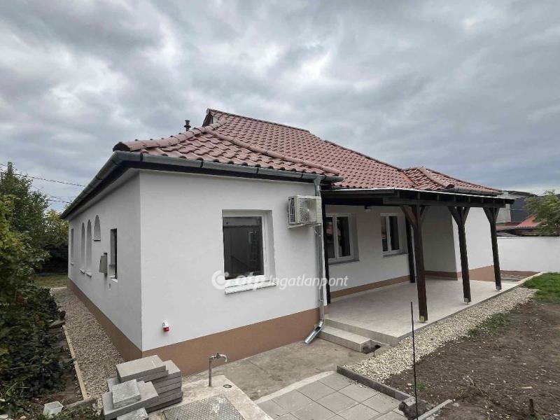 Eladó családi ház Budapest