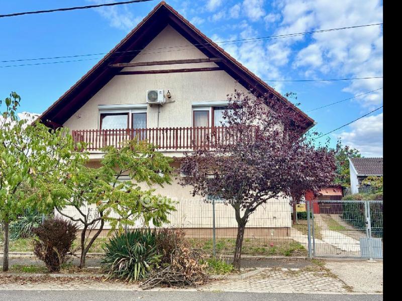 Eladó családi ház Budapest