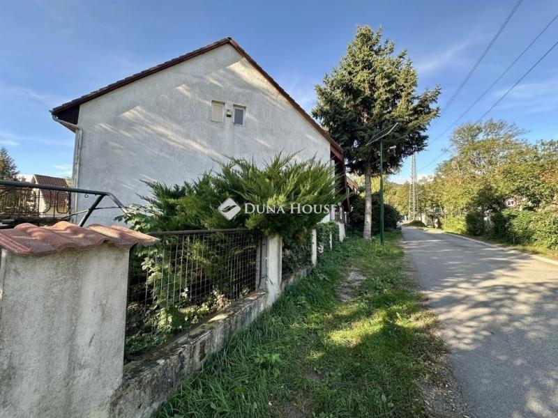 Eladó családi ház Leányfalu