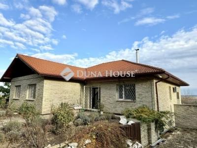 Eladó családi ház Csomád