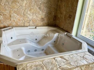 Eladó családi ház Csomád