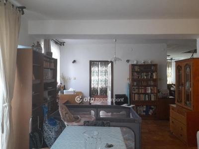 Eladó családi ház Szeged