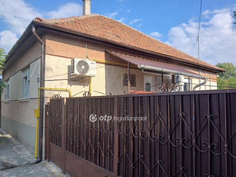 Eladó családi ház Hatvan