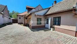 Eladó családi ház Baja