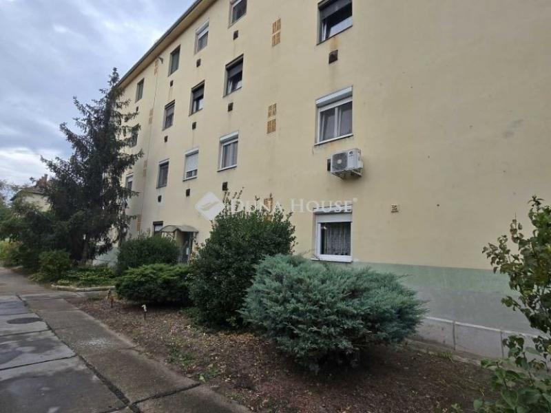 Eladó lakás Kecskemét