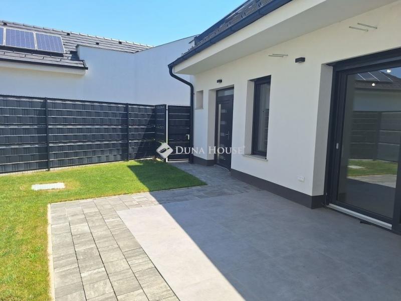 Eladó családi ház Baja