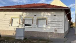 Eladó családi ház Szolnok