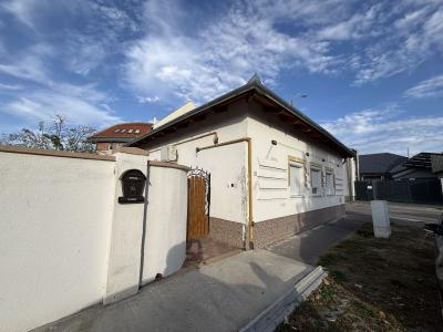 Eladó családi ház Szolnok
