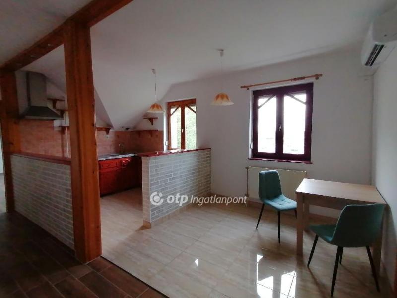 Kiadó lakás Cegléd