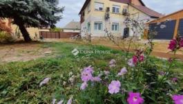 Eladó családi ház Monor