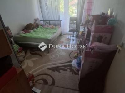 Eladó családi ház Úri