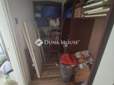 Eladó családi ház Úri