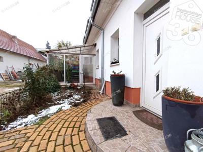 Eladó családi ház Kecskemét