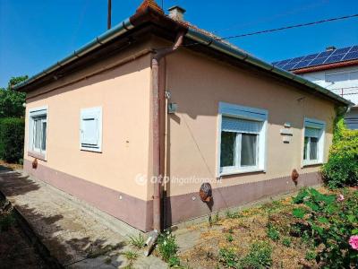 Eladó családi ház Békéscsaba