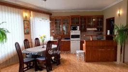 Eladó családi ház Békéscsaba