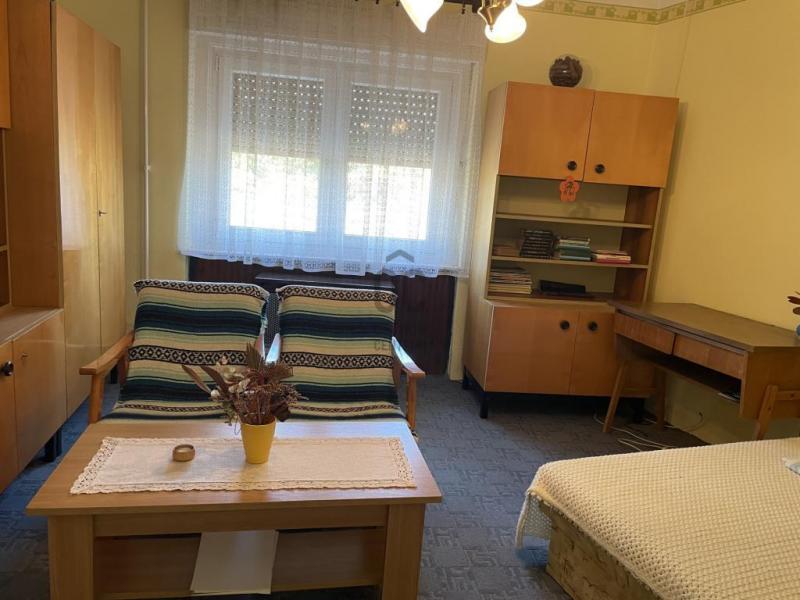 Eladó családi ház Abony