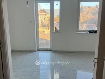 Eladó családi ház Vámospércs