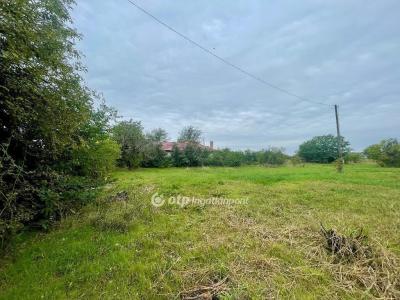 Eladó lakóövezeti telek Debrecen