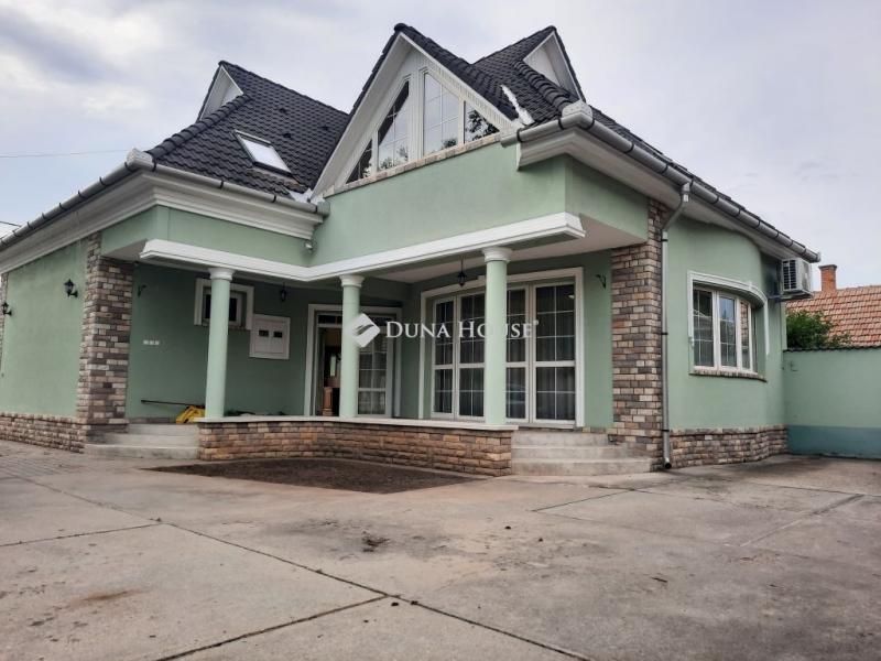 Eladó családi ház Jászberény