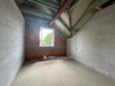 Eladó lakás Balmazújváros