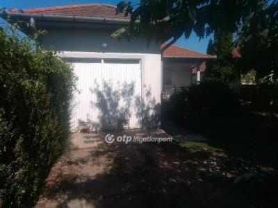 Eladó családi ház Derecske