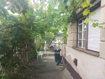 Eladó családi ház Mikepércs
