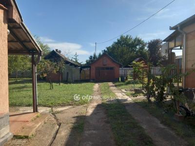 Eladó családi ház Mikepércs