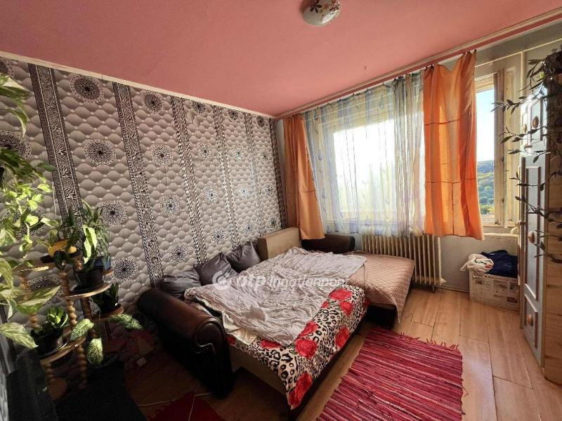 Eladó lakás Dunaújváros