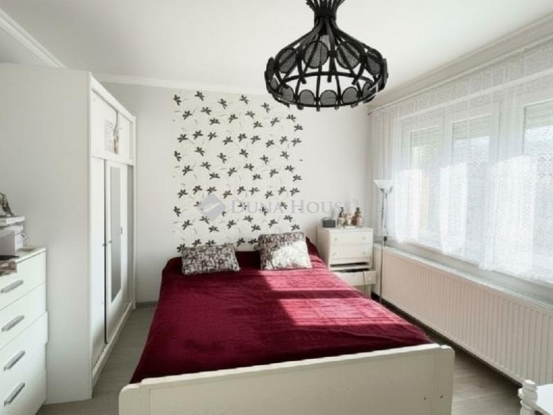 Eladó családi ház Üllő